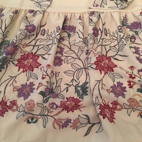 SALE📣Les amis Cream Purple beautiful Floral Blous - Picture 8 of 8